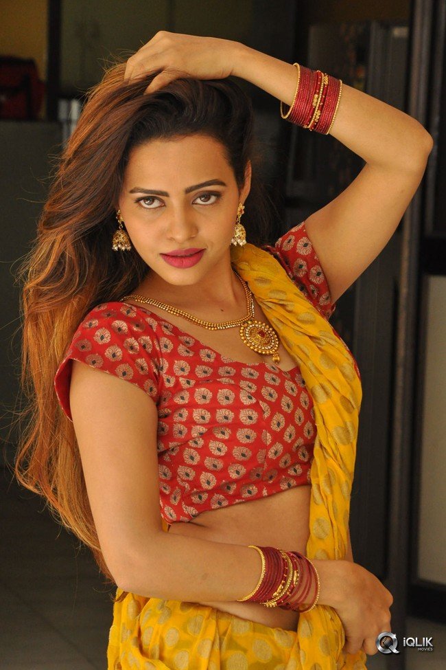 Geeta-Shah-New-Hot-Stills
